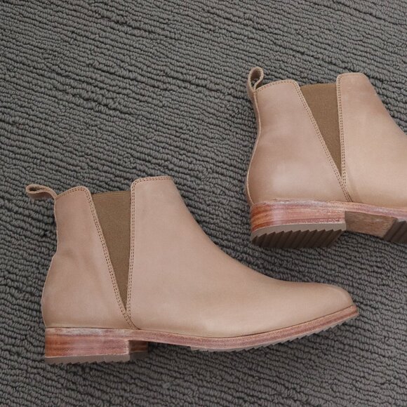 NISOLO Everyday Chelsea Boot - Almond Size 7.5 - Picture 6 of 11